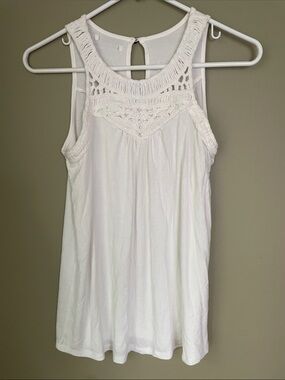 Crochet Yoke Sleeveless Tank Top in White